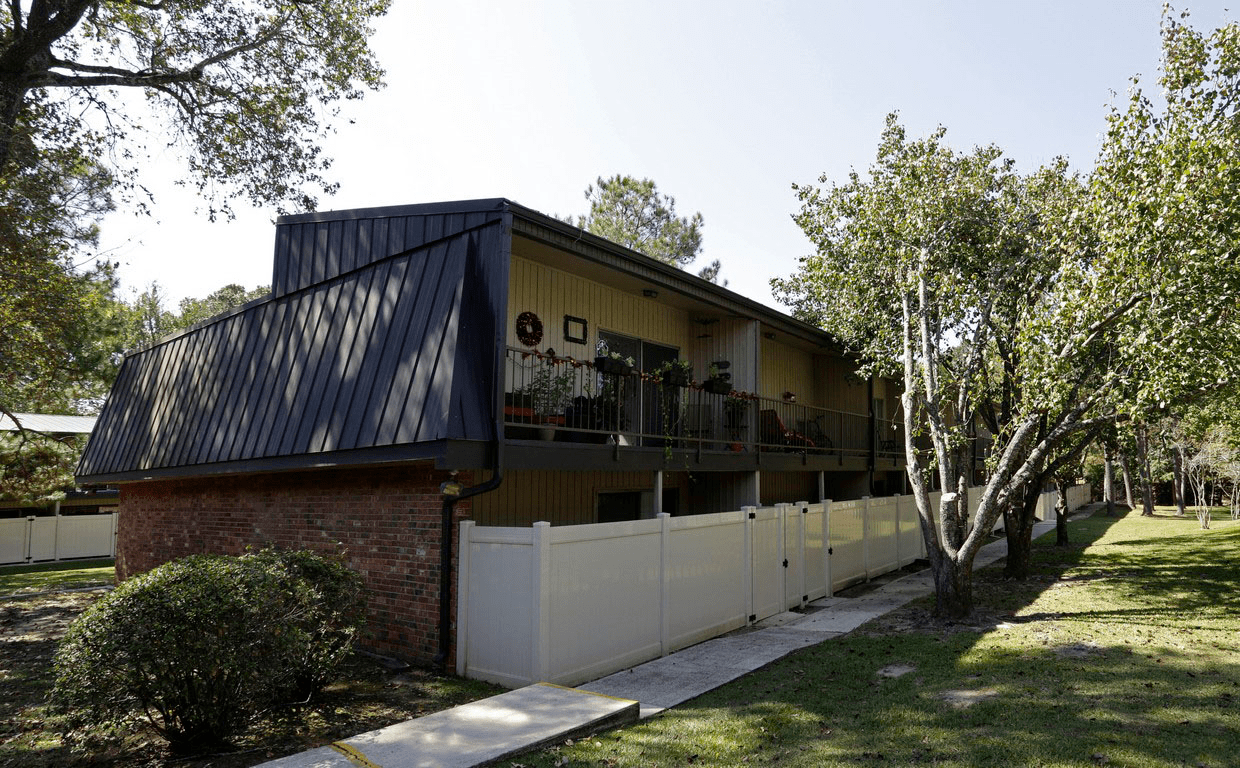 Hampton Court Apartments 2424 Drusilla Ln, Baton Rouge, LA 70809 Zumper