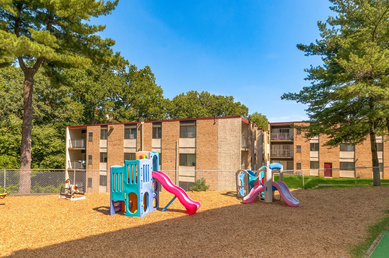Windsor Courts Apartments 13802 Castle Boulevard, Fairland, MD 20904