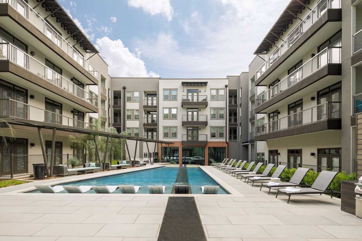 The Baldwin at St. Paul Square Apartments 239 Center St, San Antonio