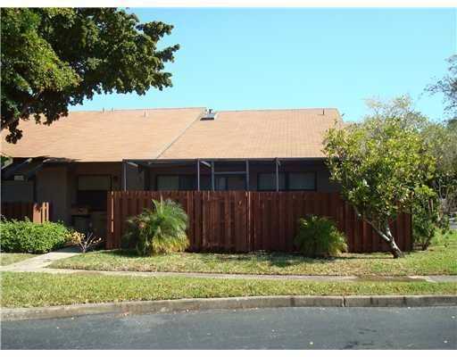 2734Â¤ NÂ¤ NOB HILL RD Apartments in Sunrise Lakes, Sunrise, FL 33322