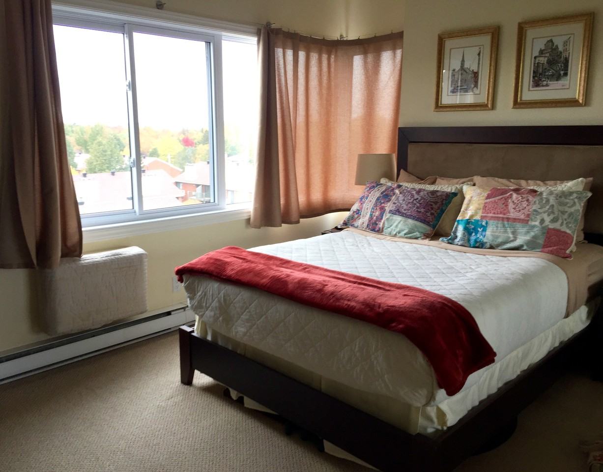 225 Alvin Road 713, Ottawa, ON K1K 4H6 2 Bedroom Condo for 1,800