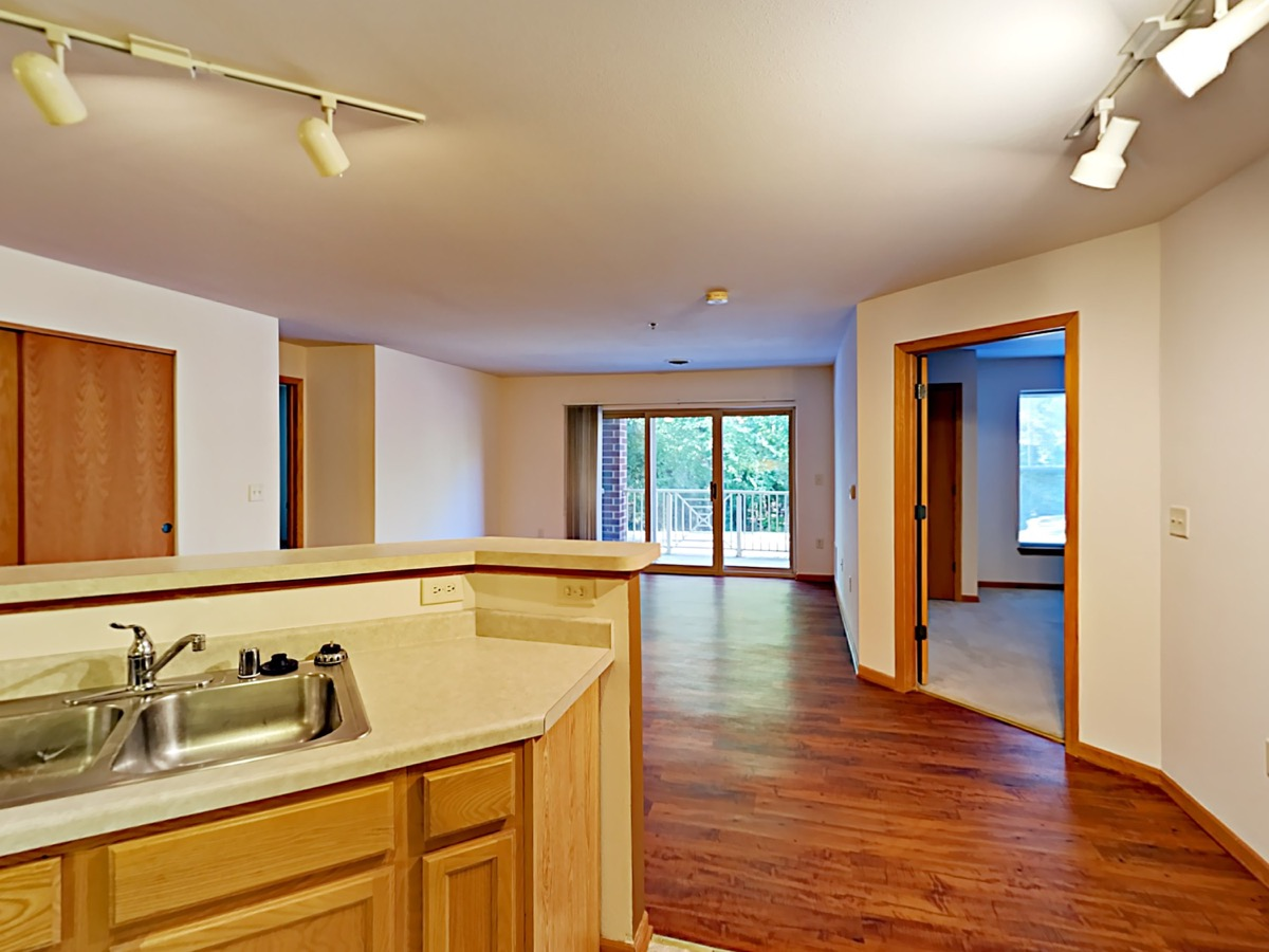 Underwood Station Apartments 1060 N 115th St, Wauwatosa, WI 53226