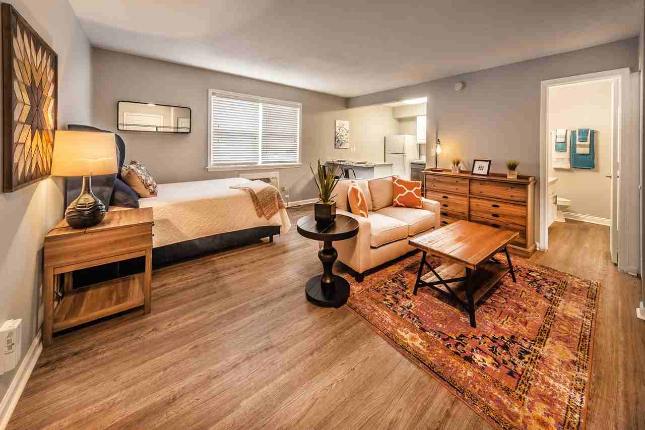 What will 700 rent you in St VincentGreenbriar, this month?