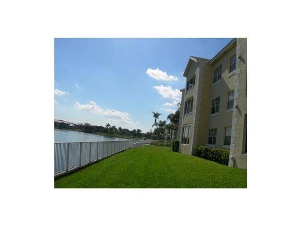 2810Â¤ NÂ¤ OAKLAND FOREST DR Apartments in Oakland Park, Oakland Park