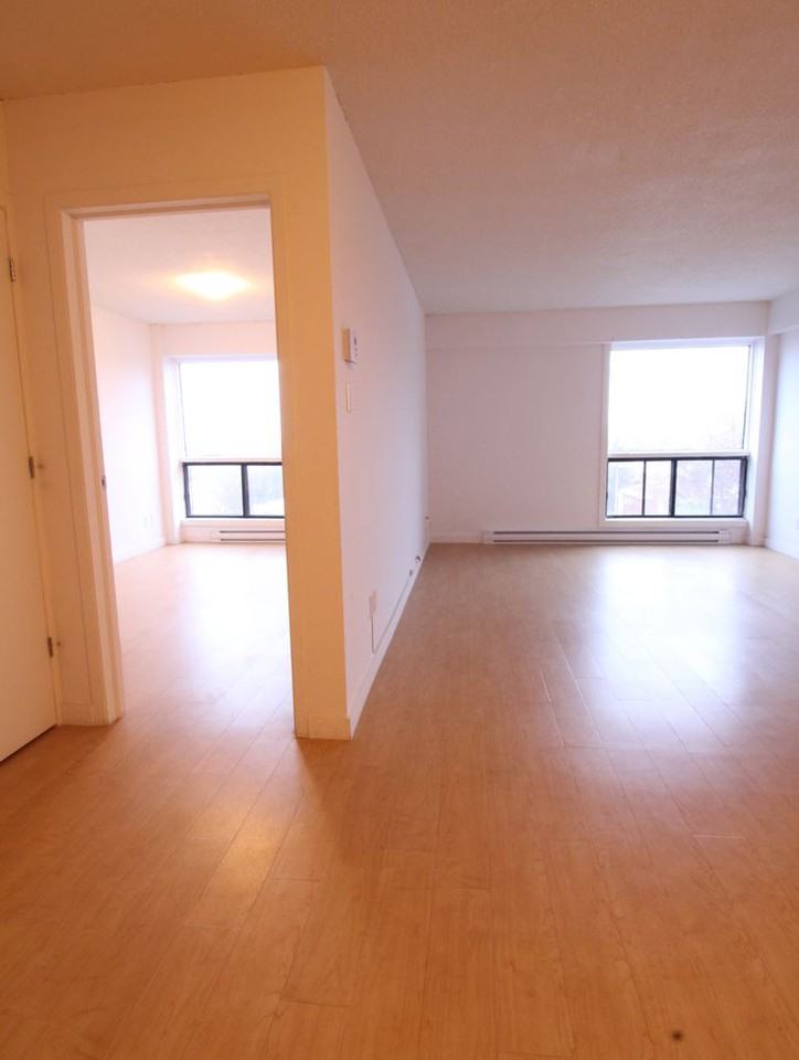 1511 Rue SainteHélène, Longueuil, QC J4K 3S8 1 Bedroom Apartment for