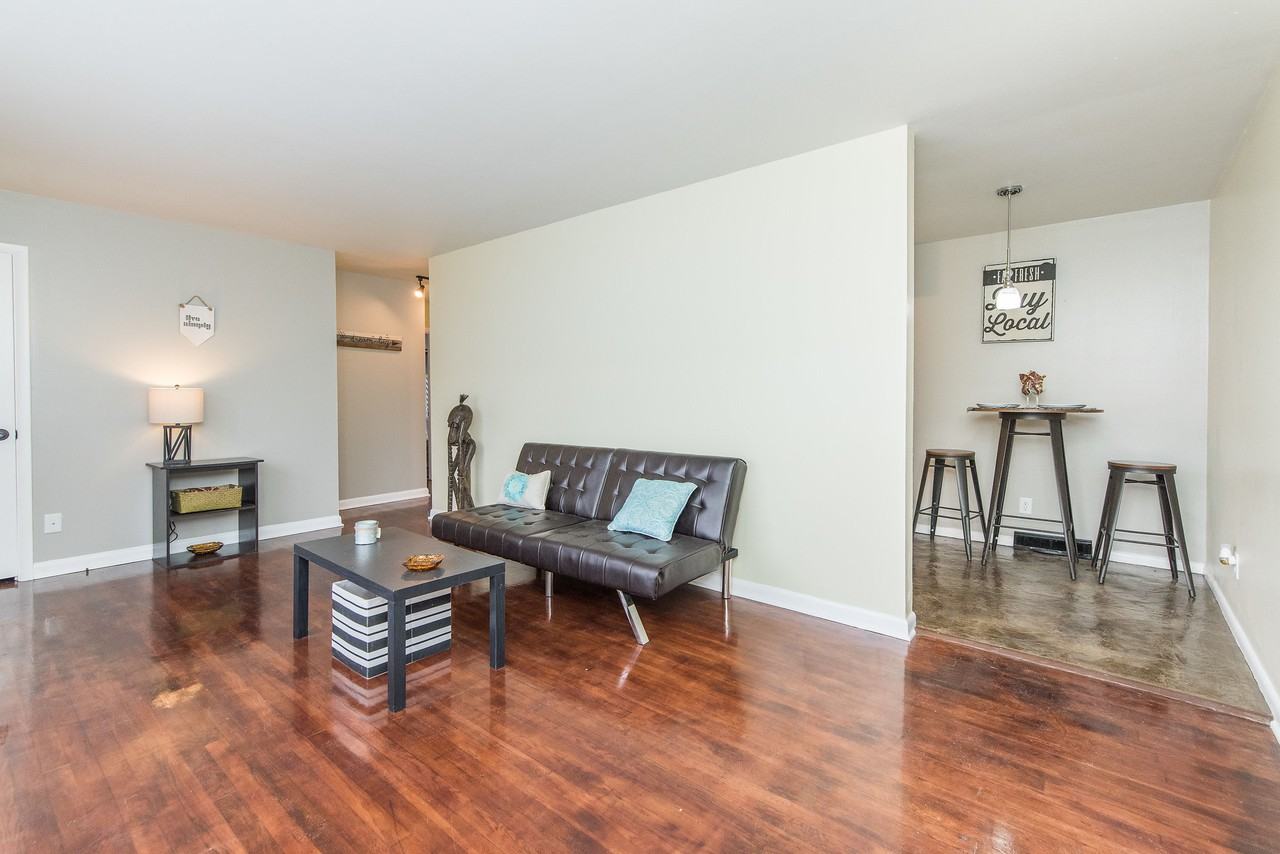 Awesome Retro Plex Apartments 1585 Alexandria Drive, Lexington, KY