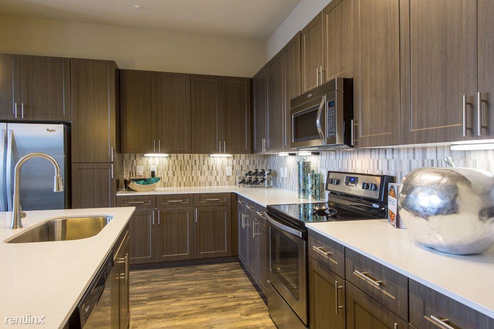 Montrose & Washington Ave Apartments in Washington Ave Memorial Park