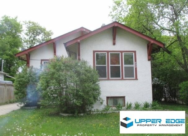 Oakenwald, 952 Apartments 952 Oakenwald Ave, Winnipeg, MB R3T 1N3 Zumper