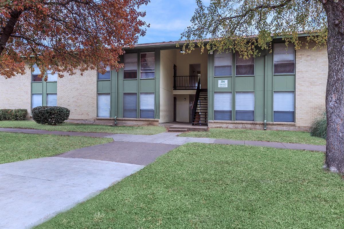 Creekside Villas Apartments 378 N Jim Miller Rd, Dallas, TX 75217