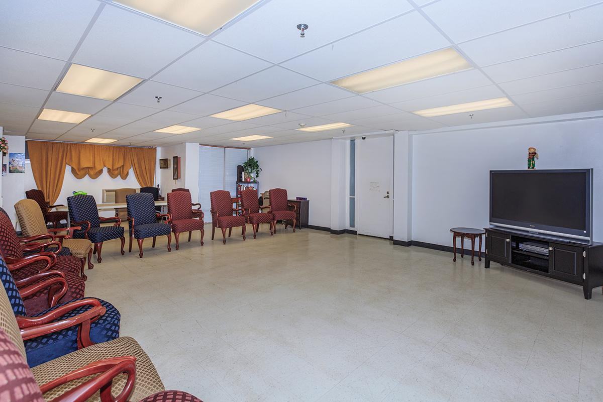 Edinburg Senior Towers Apartments 201 N 13th Ave, Edinburg, TX 78541