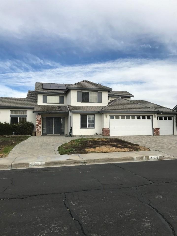 14710 Ponderosa Ranch Road, Victorville, CA 92392 4 Bedroom House for