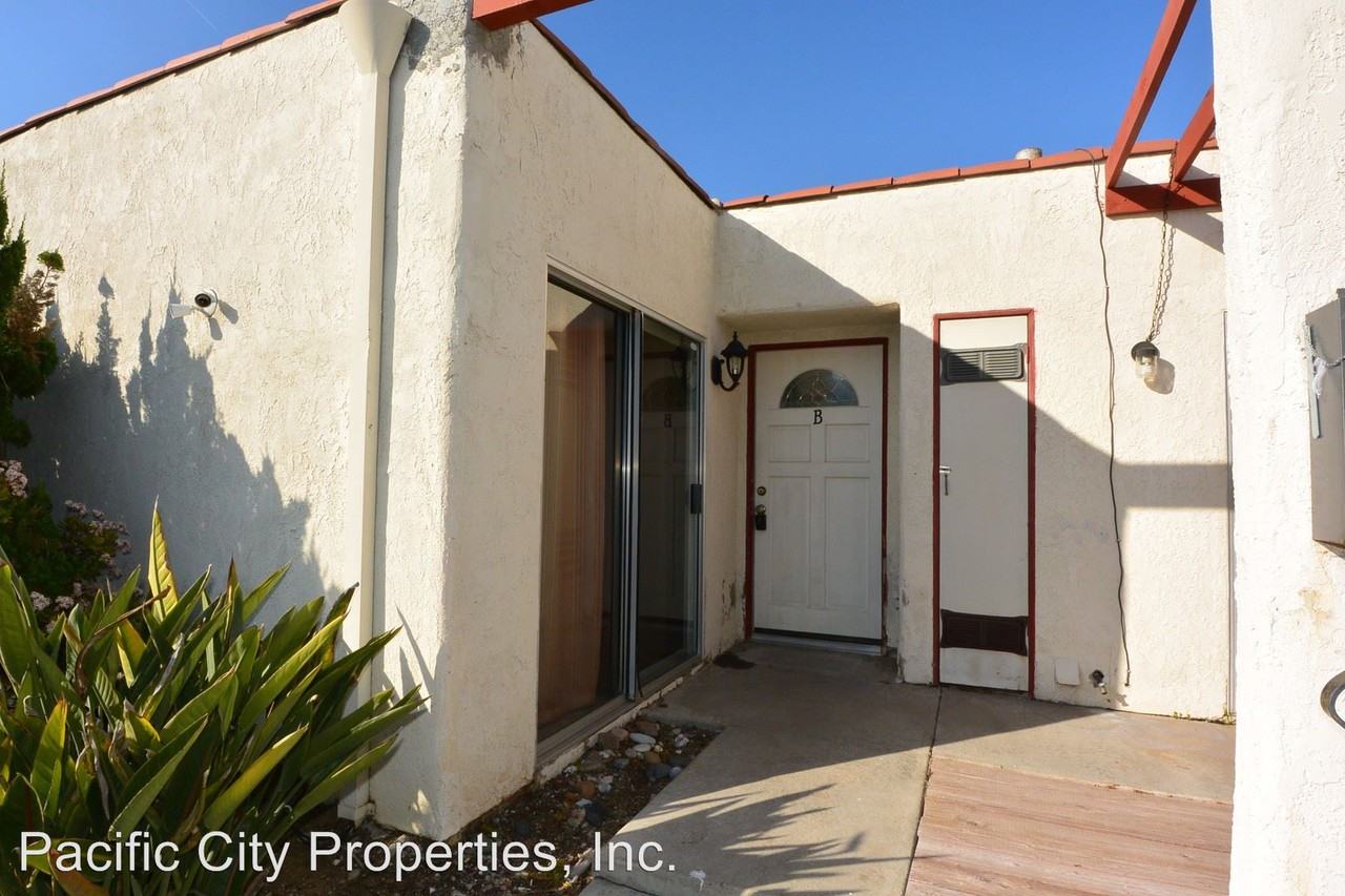 2002 California St Apartments in Yorktown, Huntington Beach, CA 92648