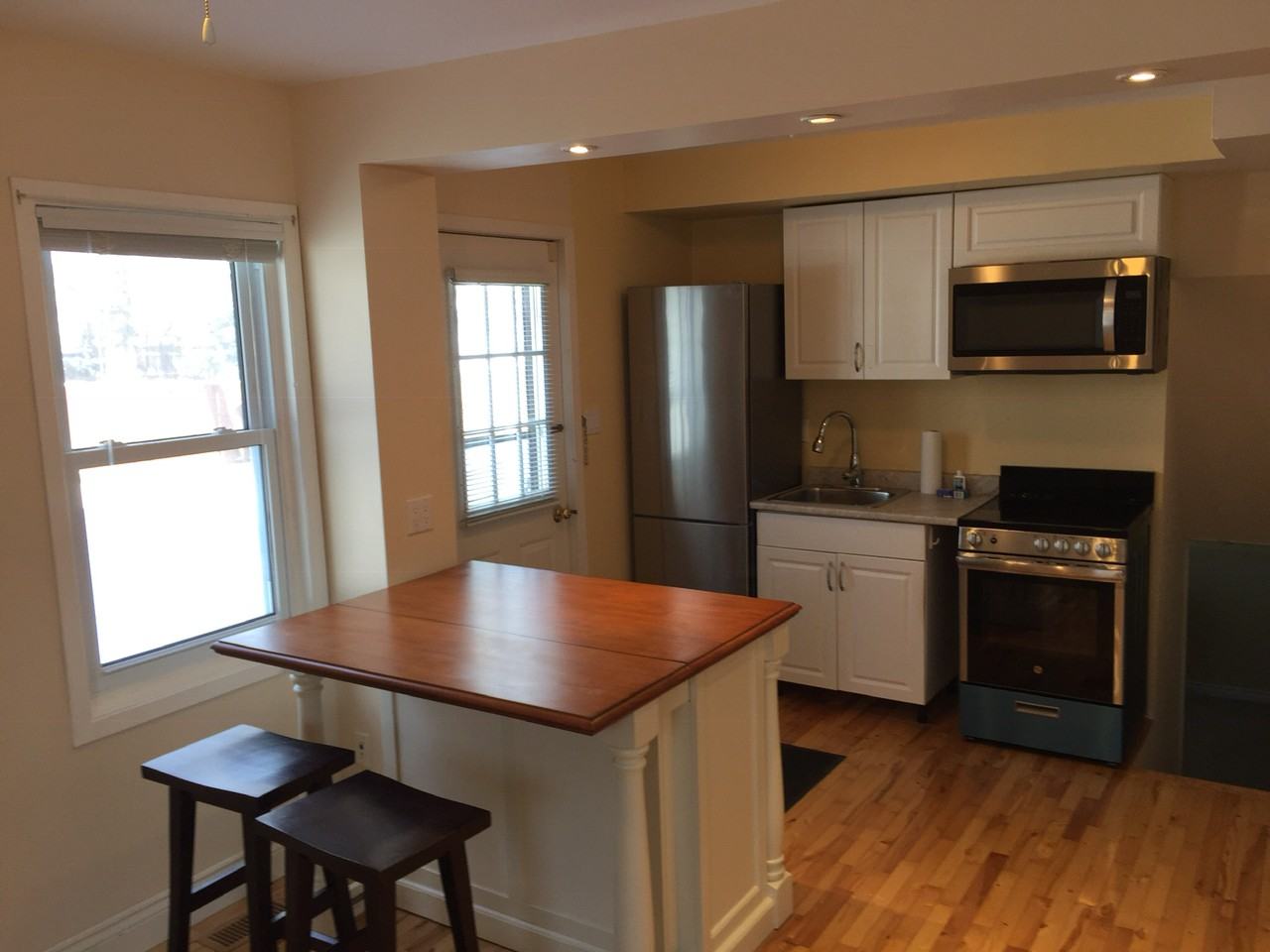 73 Scotchpine Cres, London, ON N6G 2E1 1 Bedroom Apartment for 1,250