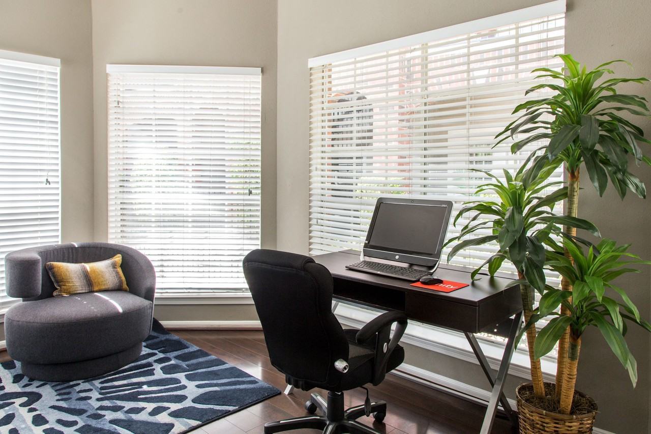 The Inverness Apartments 3133 Buffalo Speedway, Houston, TX 77098