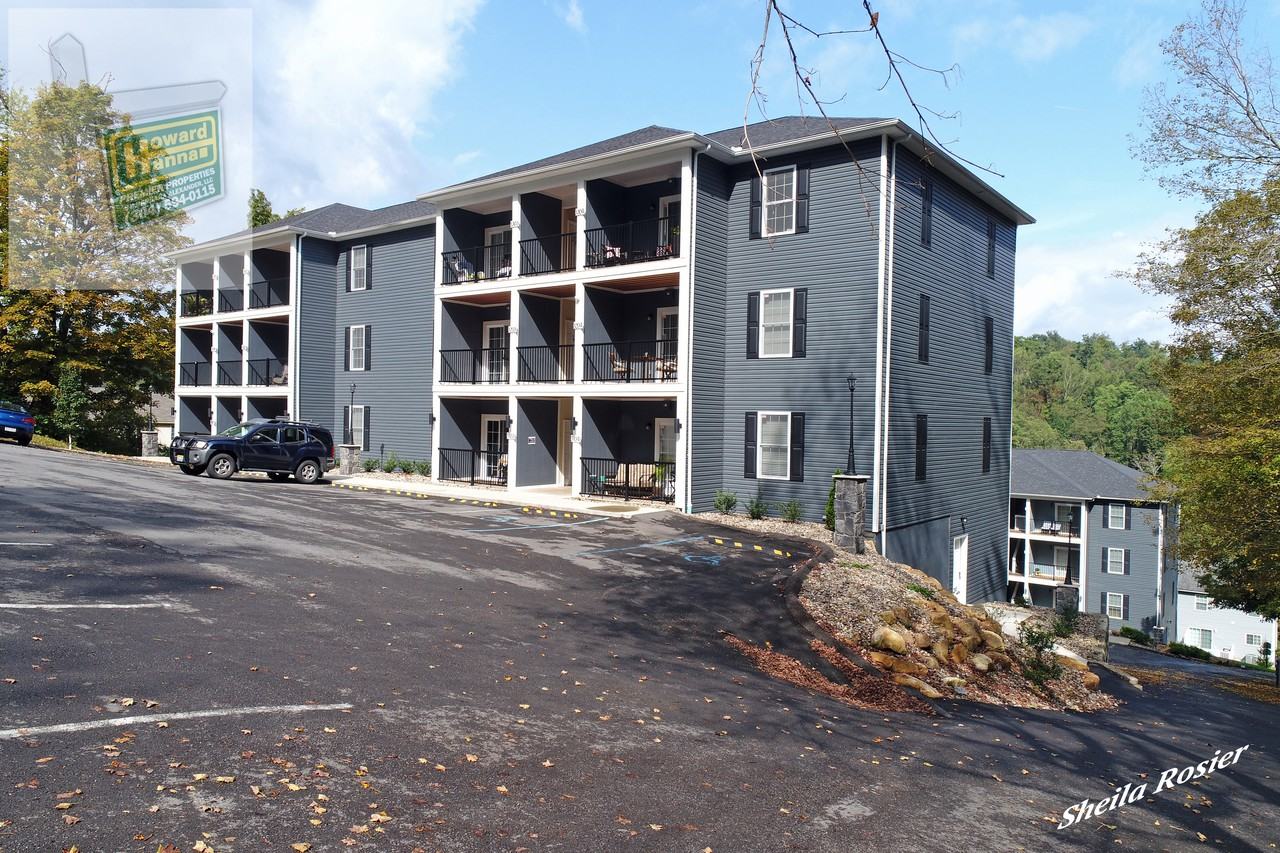 West Canyon Apartments 2100 West Canyon Drive, Cheat Lake, WV 26508