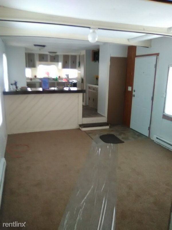 Bade Dr & Wayne Trace Apartments in Crown Colony, Fort Wayne, IN 46816