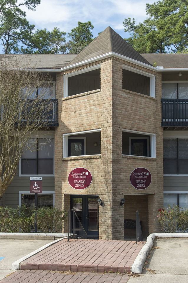 Riverwalk Apartments 450 Normandy St, Houston, TX 77015 Zumper