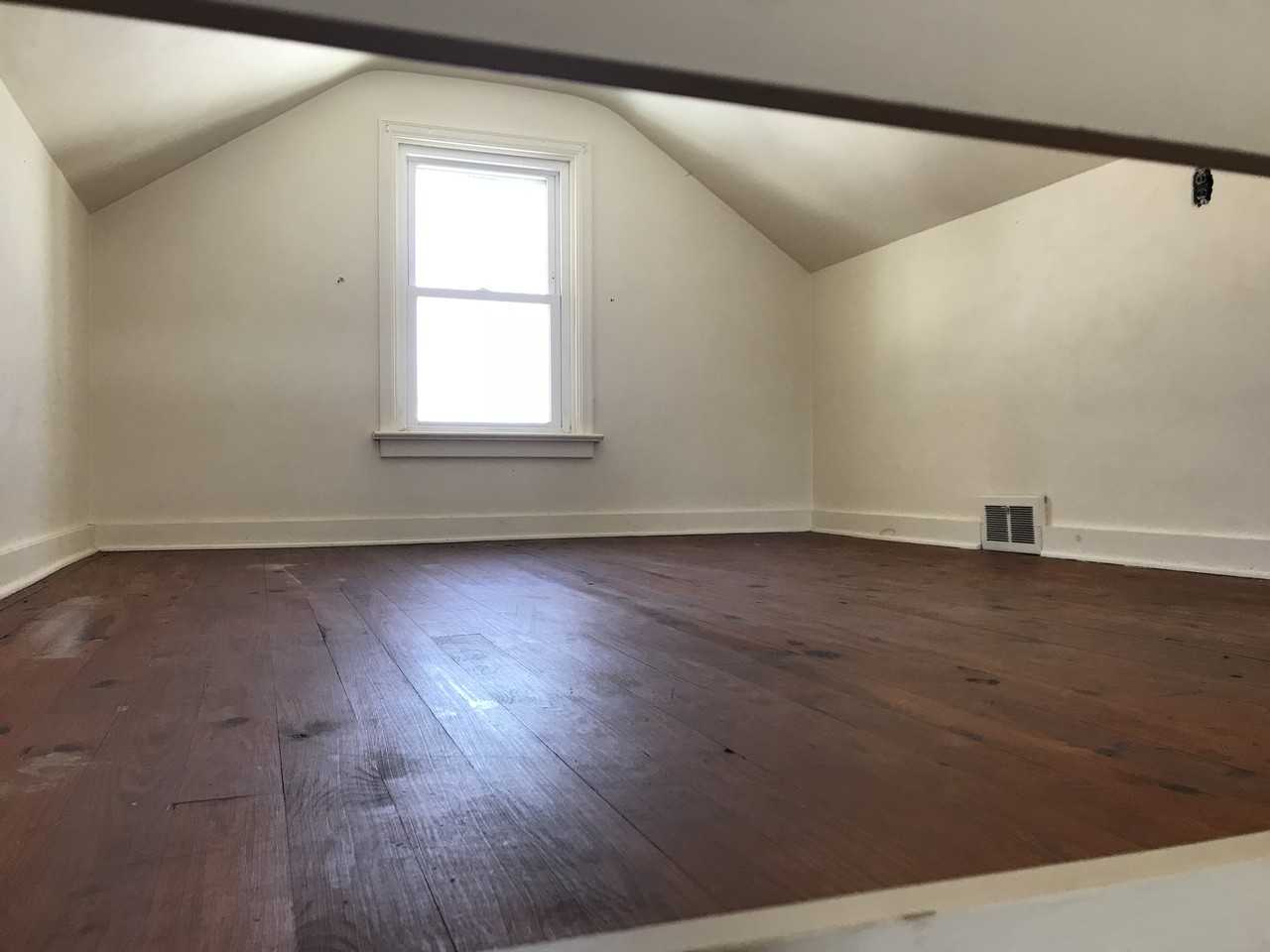 340 South Bonsall Road, Coatesville, PA 19320 2 Bedroom House for 925