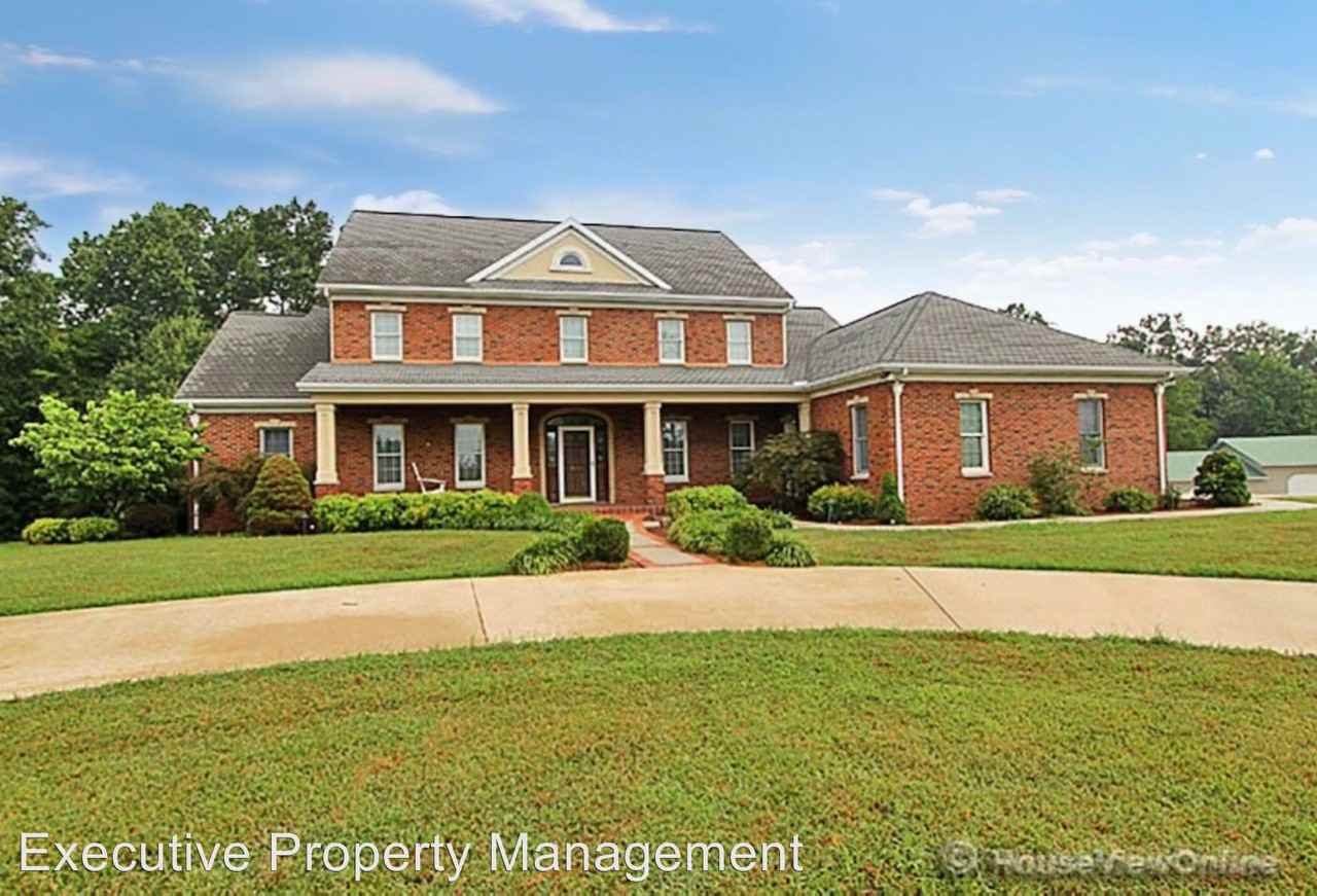 727 N Sprigg St 200, Cape Girardeau, MO 63701 House 4 bedroom