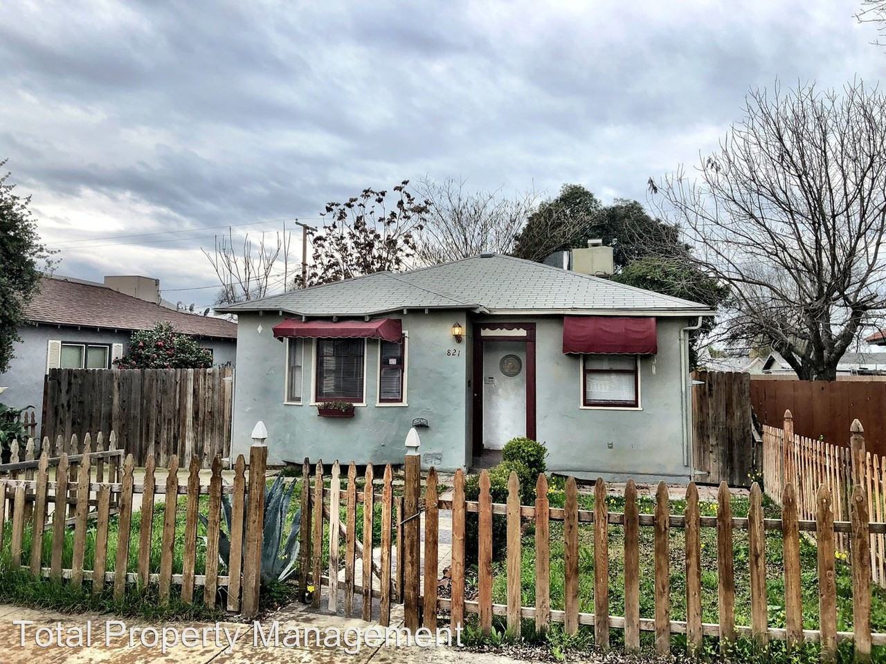 821 S Court St, Visalia, CA 93277 2 Bedroom Apartment for Rent for 895