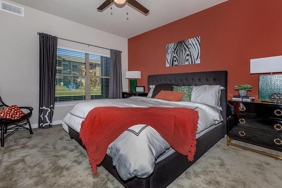 What will 900 rent you in Pipers Meadow, right now?