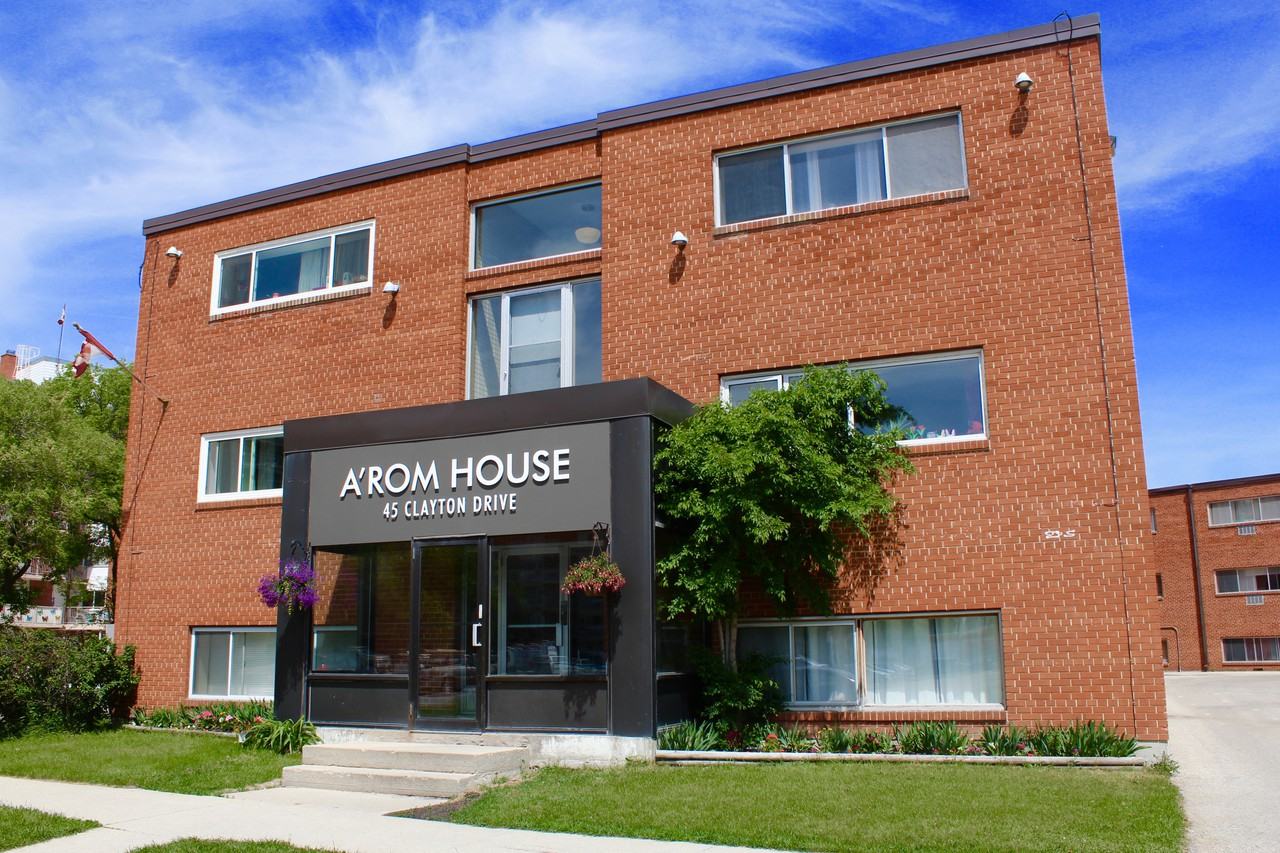45 Clayton Drive 114, Winnipeg, MB R2M 1G1 1 Bedroom Apartment for