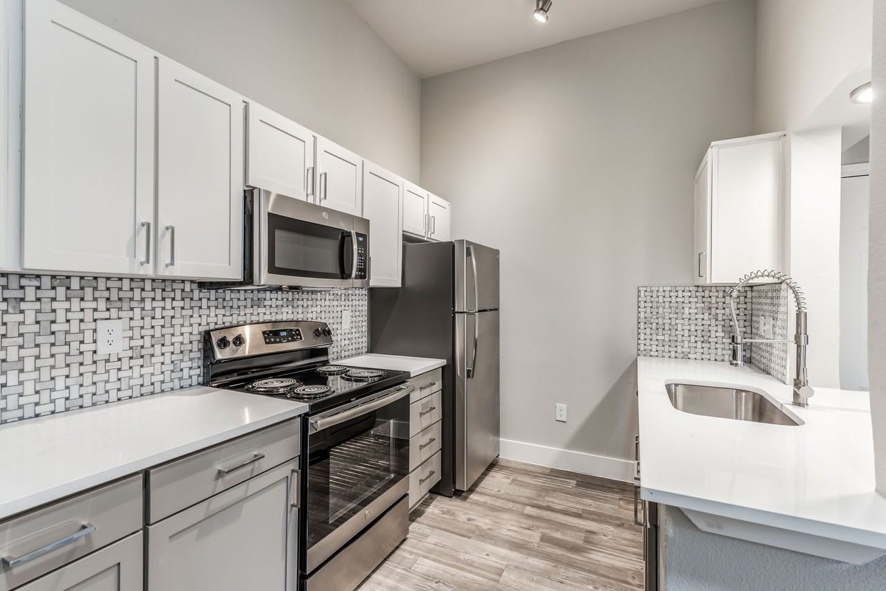 The Biltmore Apartments 10600 Six Pines Dr, The Woodlands, TX 77380