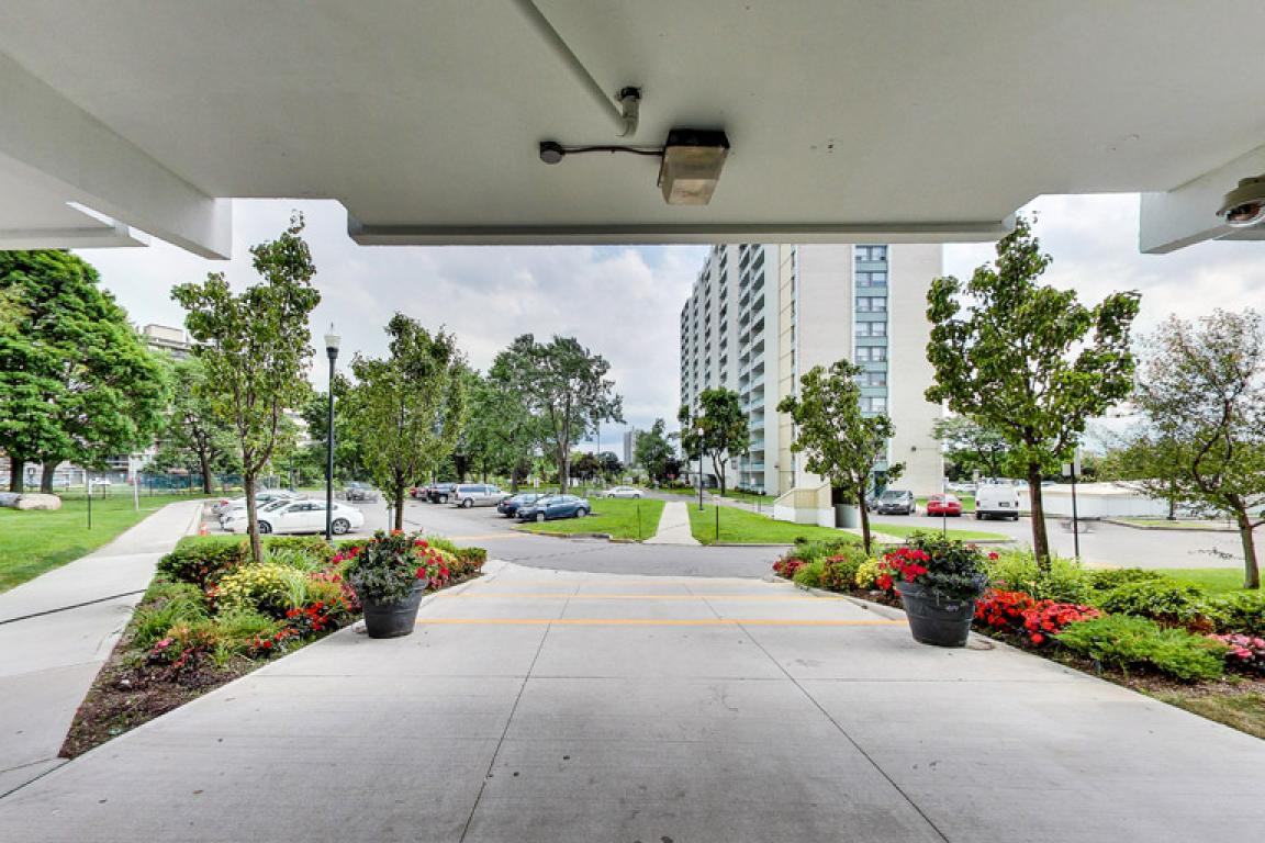 1202 York Mills Road Apartments 1202 York Mills Rd, Toronto, ON M3A