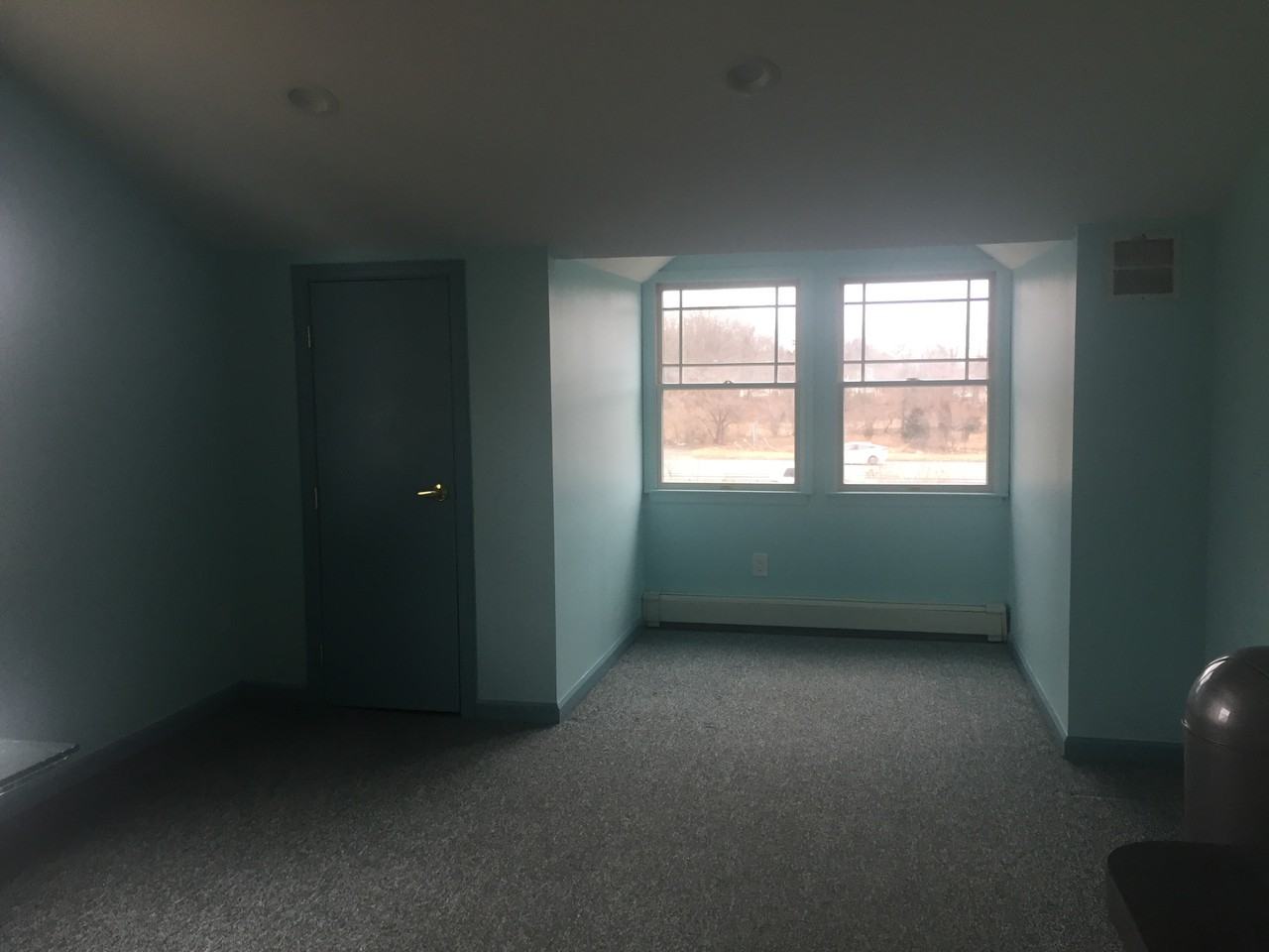 23 Sunrise Highway North Service Road, Patchogue, NY 11772 1 Bedroom