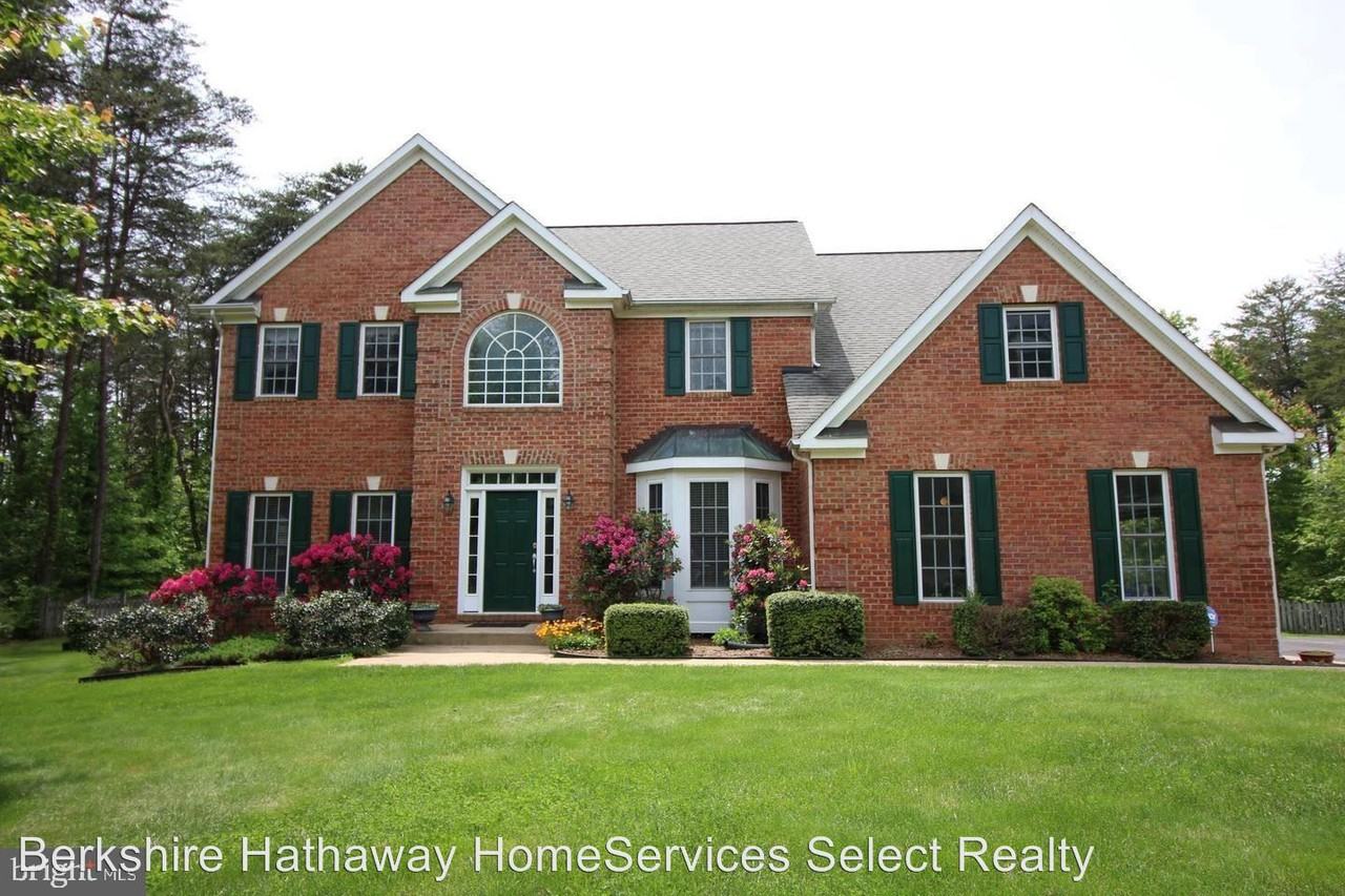 27 Blackberry Ln, Fredericksburg, VA 22406 5 Bedroom House for Rent for