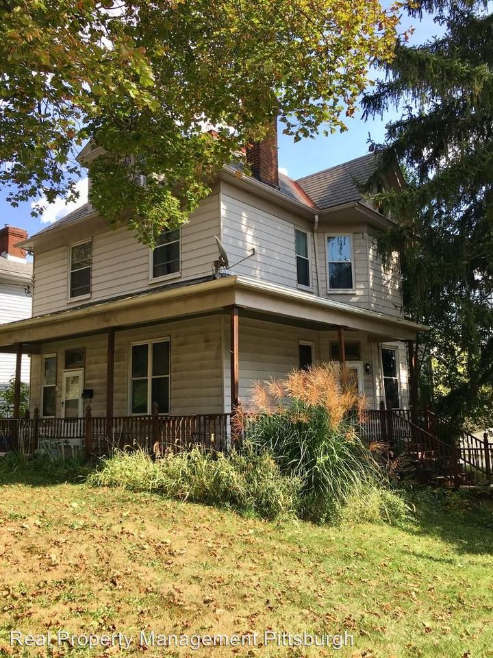 3617 Poplar Ave Apartments in Castle Shannon, Castle Shannon, PA 15234