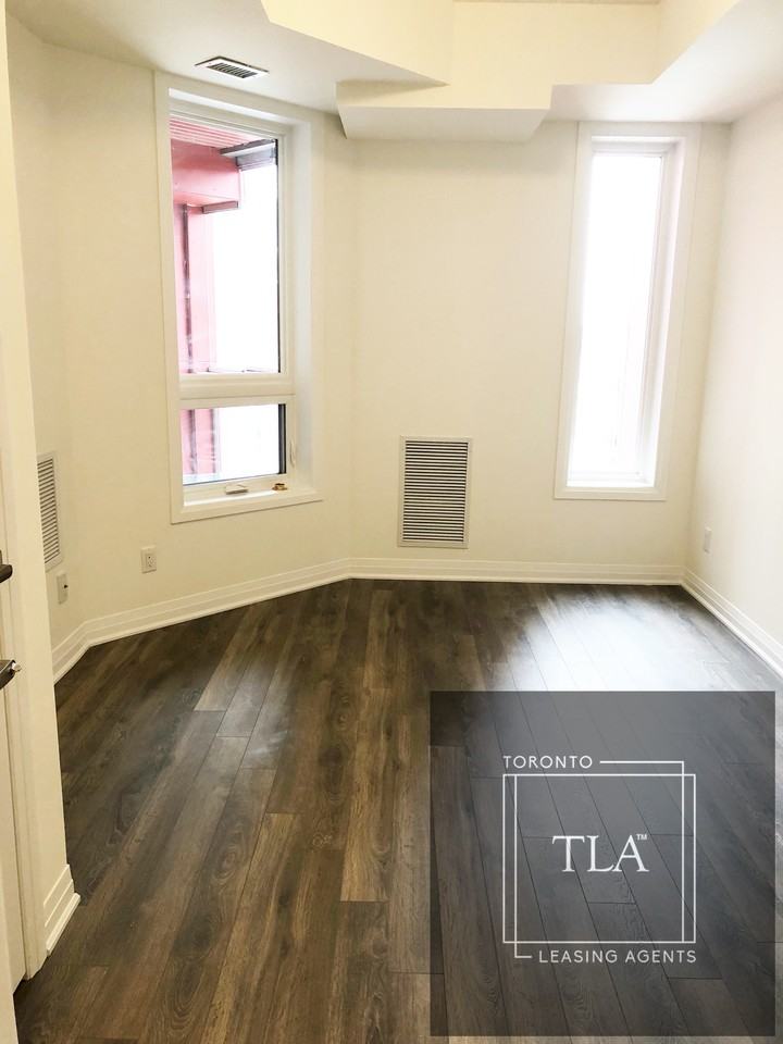 2 Adam Sellers Street 4, Markham, ON L6B 0R1 1 Bedroom Apartment for