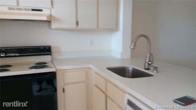 HERON AT THE HAMMOCKS CON Apartments 14925 SW 104th St, Miami, FL