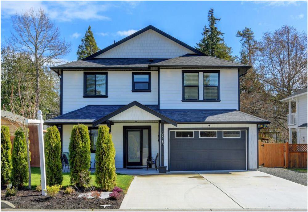 Laura'S Lane 6873 Main, Sooke, BC V9Z None 3 Bedroom Apartment for