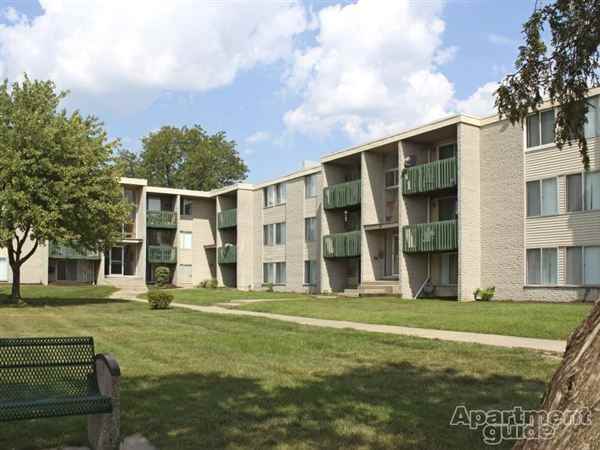 Fox Pointe Apartments 900 Martin Luther King Jr Blvd S, Pontiac, MI
