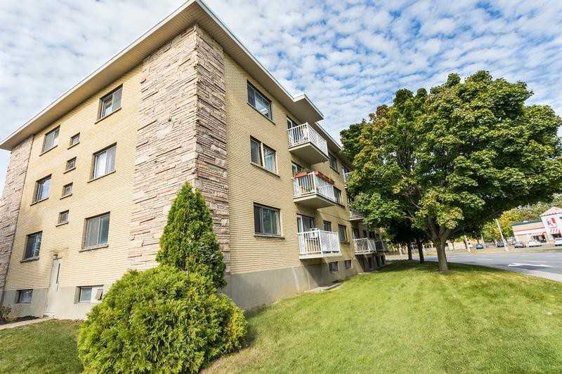 1605 boul. de la Concorde est Apartments 1605 Boul. De La Concorde