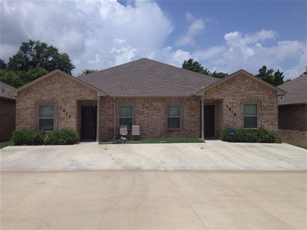 BRADFORD CREEK TOWNHOMES Apartments 1900 Daisy Way, Kilgore, TX 75662