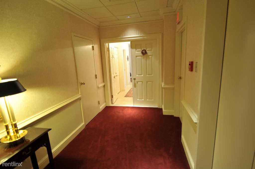 10 E Lee St Apartments in Otterbein, Baltimore, MD 21202 Zumper