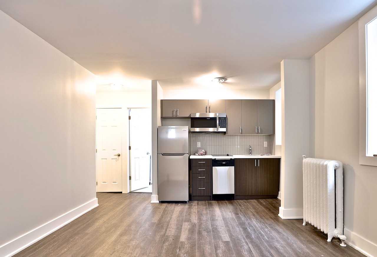 383 Sherbourne Street 3, Toronto, ON M4X 1K4 Studio Apartment for