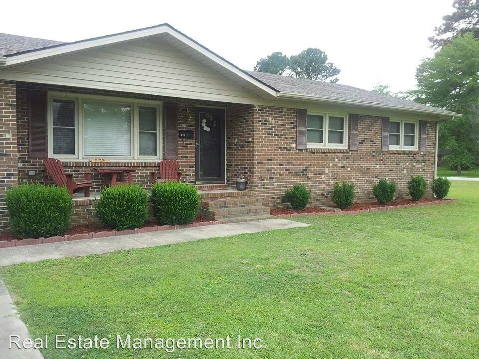 209 Speight St, Havelock, NC 28532 4 bedroom house for rent 1150