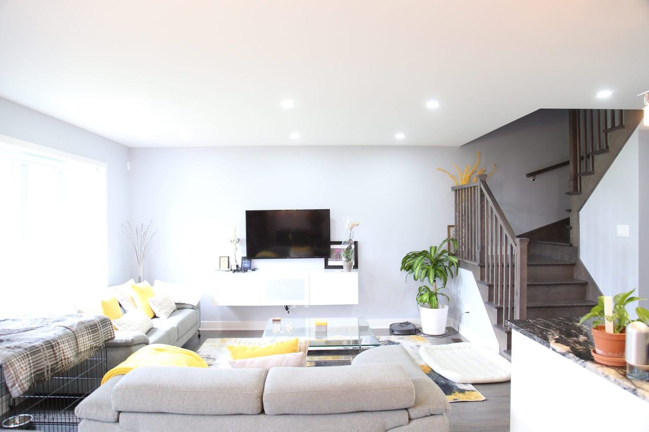 345 Rue ClaudeLéveillée, VaudreuilDorion, QC J7V 8P2 3 Bedroom House