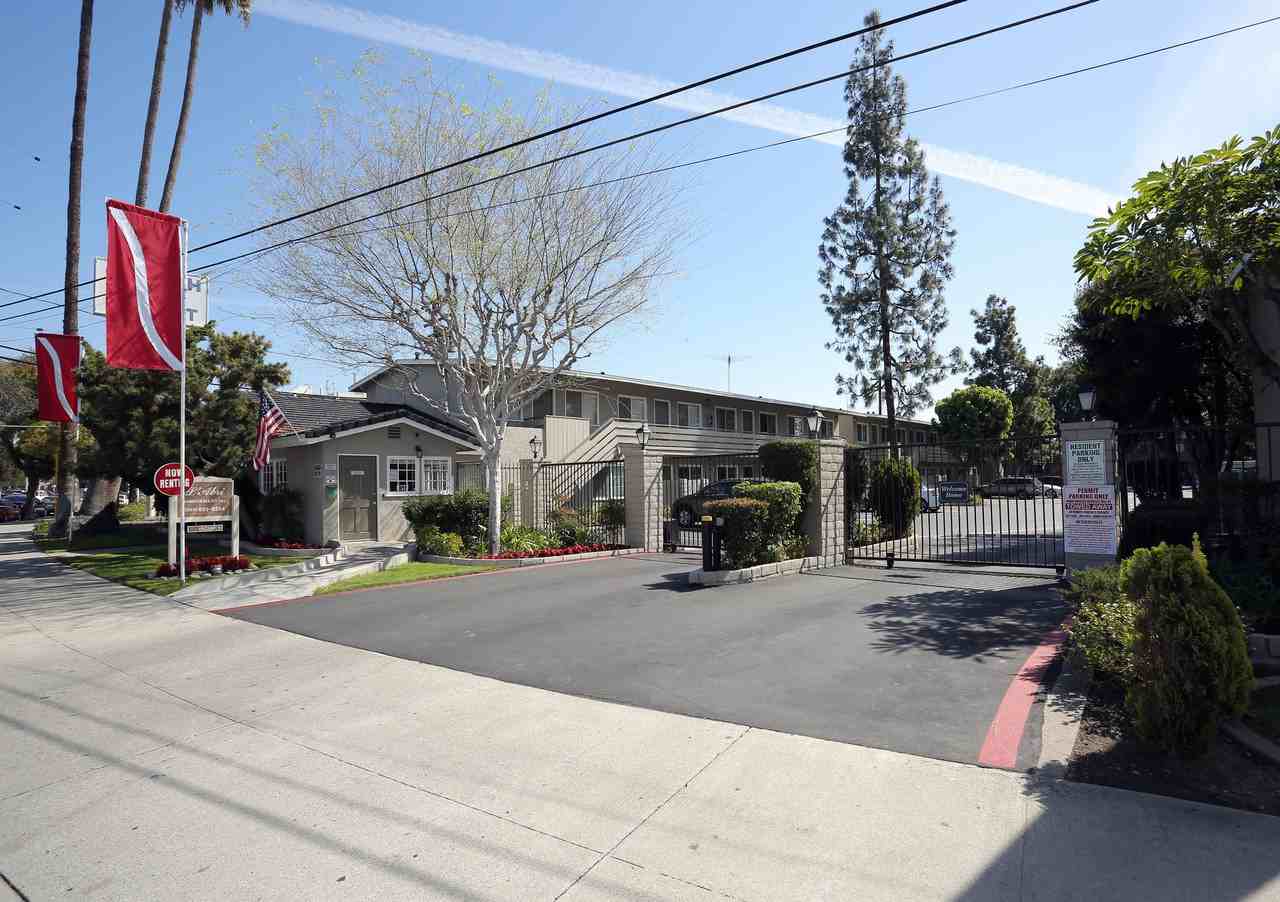 Village Apartments 8840 Lindell Avenue, Downey, CA 90240 Zumper