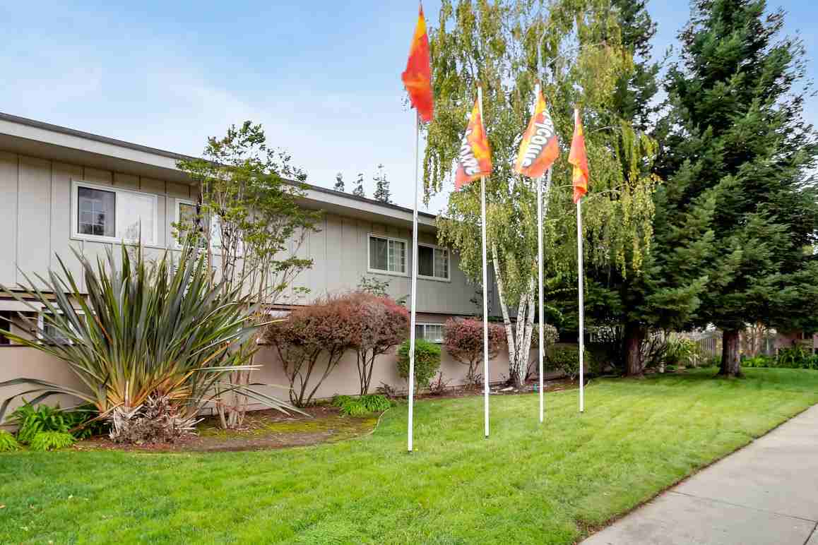 Whitman Villa Townhomes Apartments 25455 Whitman St, Hayward, CA