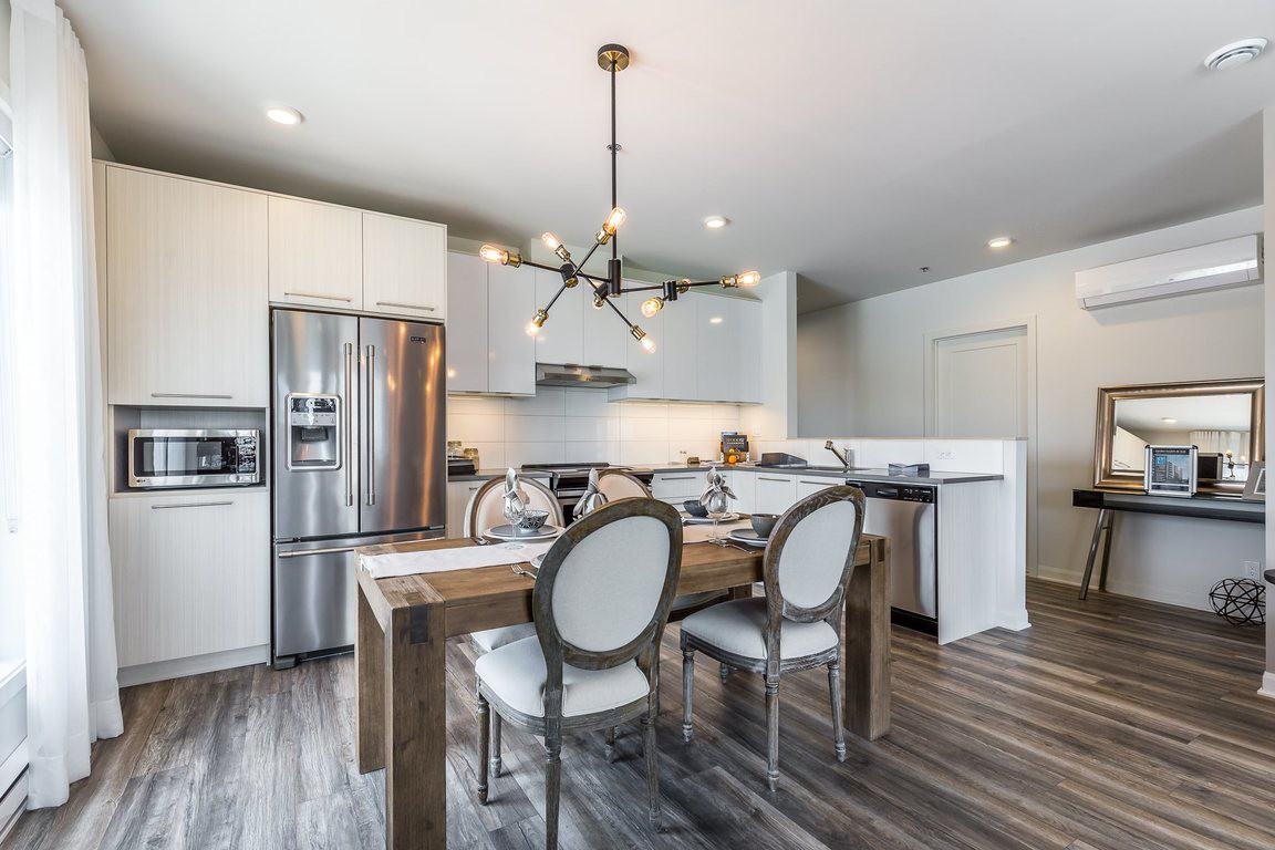 Le SaintLaurent Apartments 8035 SaintLaurent Boulevard, Brossard