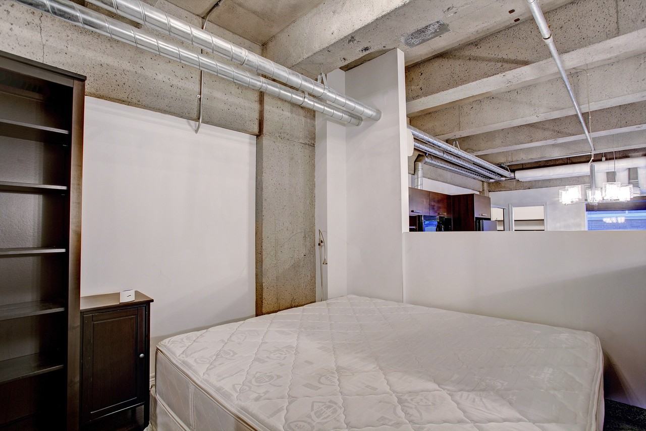 1200 Rue SaintAlexandre 228, Montréal, QC H3B 3H5 Studio Apartment