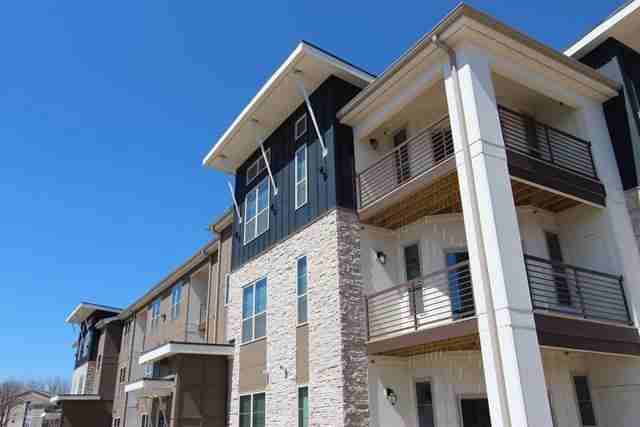 82 Flats Apartments 82nd St, Indianapolis, IN 46240 Zumper