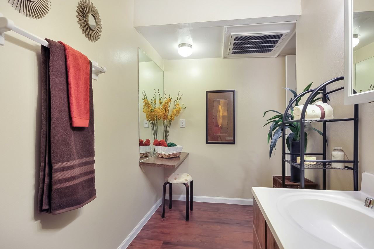 Stonegate Apartments 1424 Stoney Meadows Dr, Valley Park, MO 63088