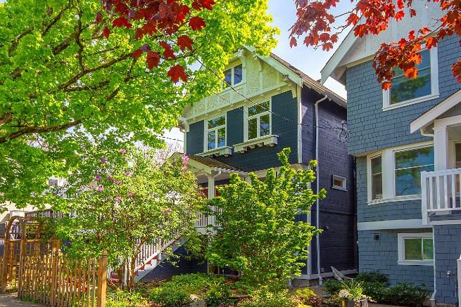 West 6th Avenue Kitsilano, Vancouver, BC V6K 1W8 3 Bedroom Apartment