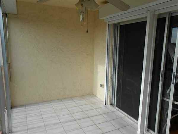 4629 Poinciana St Apartments in LauderdalebytheSea, Lauderdaleby