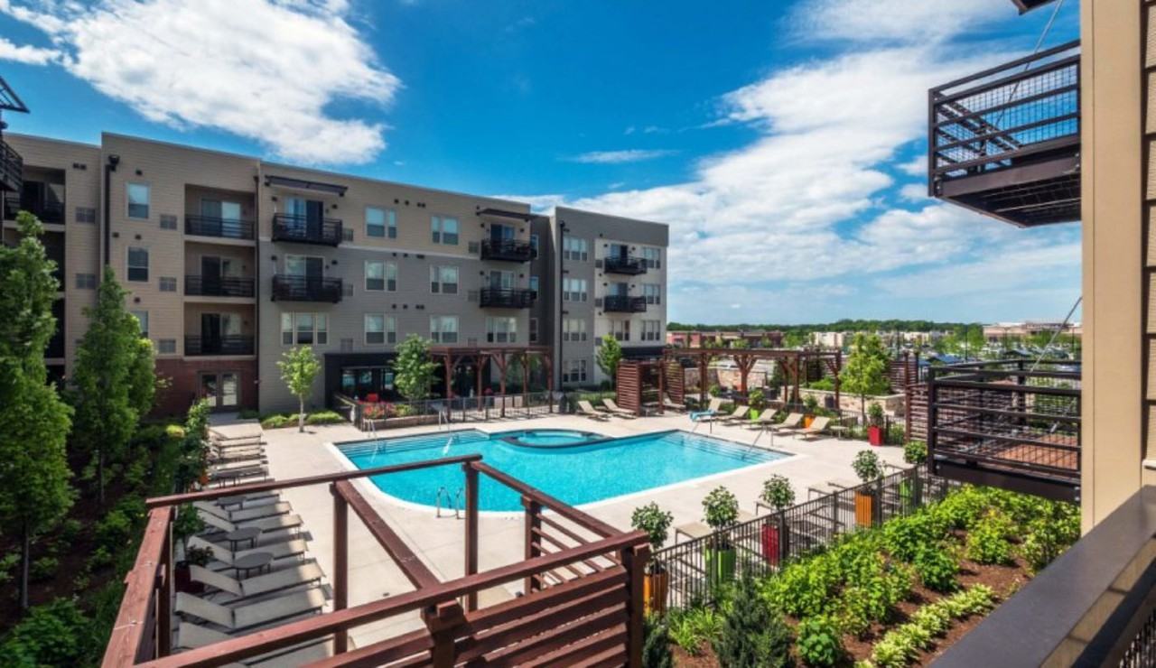 Tapestry at Glenview Apartments for Rent 2550 Waterview Drive